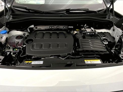 New 2026 Volkswagen Tiguan SE image 11