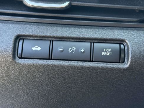 Used 2024 Nissan Altima 2.5 SV FWD image 18