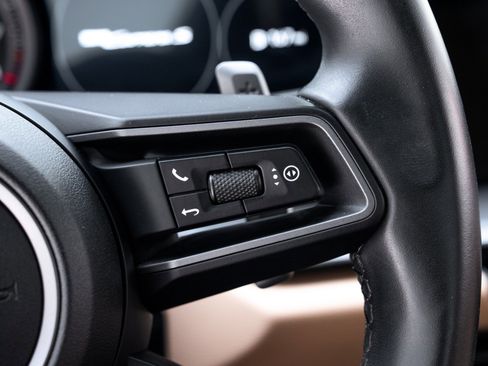 Used 2021 Porsche 911 Carrera S image 39