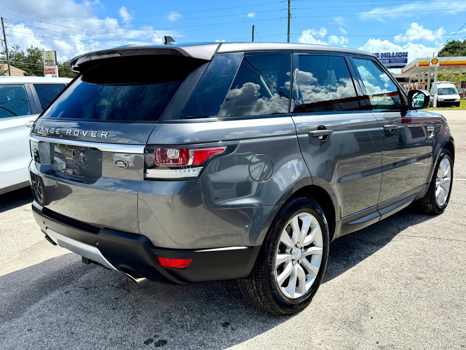 Used 2016 Land Rover Range Rover Sport HSE AWD/4WD image 4