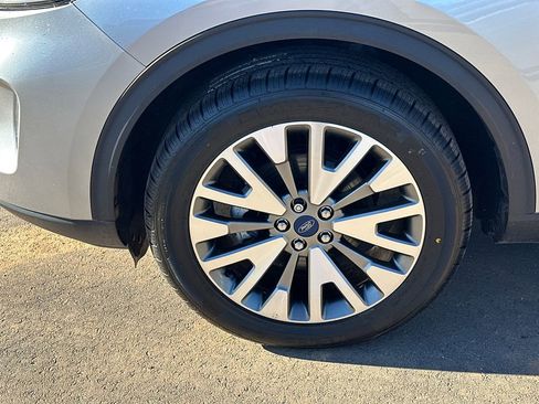 Used 2022 Ford Escape Titanium image 11