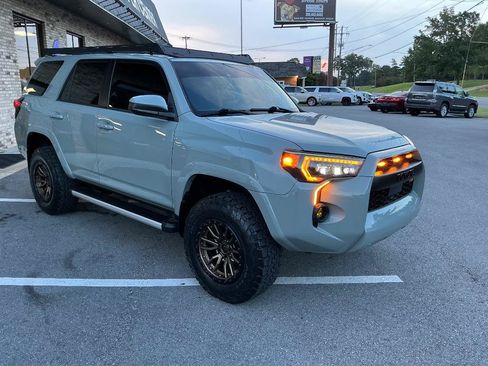 Used 2022 Toyota 4Runner Trail Special Edition AWD/4WD image 5