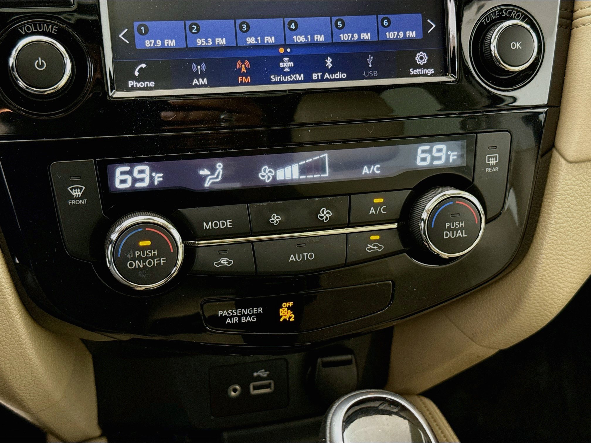 Used 2020 Nissan Rogue SL w/ Premium Package FWD image 18