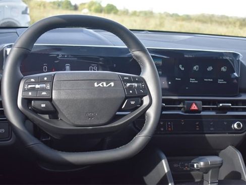 New 2026 Kia Sportage LX image 19