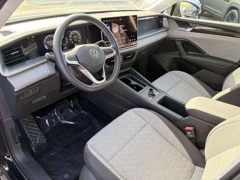 Certified 2026 Volkswagen Tiguan S FWD image 14
