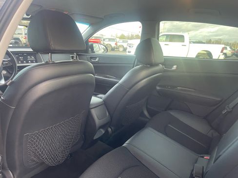 Used 2019 Kia Optima S image 16