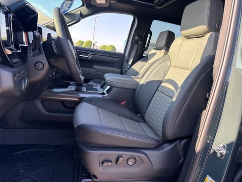 New 2026 Chevrolet Silverado 1500 ZR2 w/ LPO, Dark Essentials Package image 17