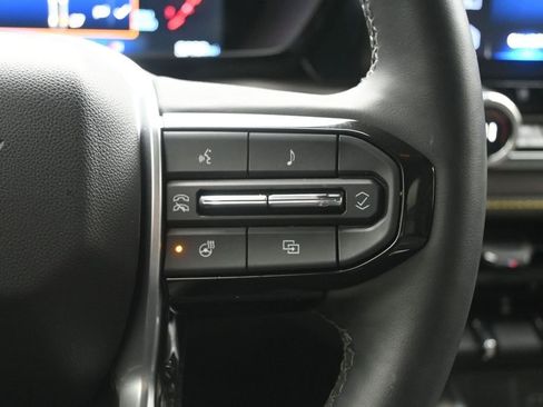 Used 2024 Chevrolet Colorado ZR2 w/ ZR2 Convenience Package III AWD/4WD image 16