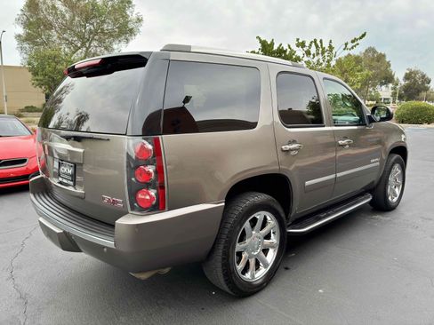 Used 2011 GMC Yukon Denali AWD/4WD image 8