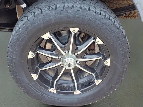 Used 2014 Ford F150 FX4 w/ Equipment Group 402A Luxury image 28