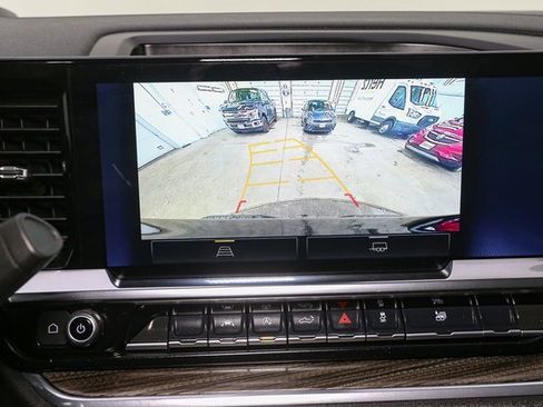 Used 2025 Chevrolet Silverado 1500 LT image 25