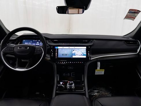 New 2026 Jeep Grand Cherokee Limited image 10