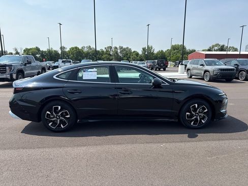Used 2024 Hyundai Sonata SEL FWD image 6