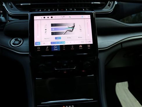 Used 2022 Jeep Grand Cherokee Limited 4xe w/ Luxury Tech Group II image 24