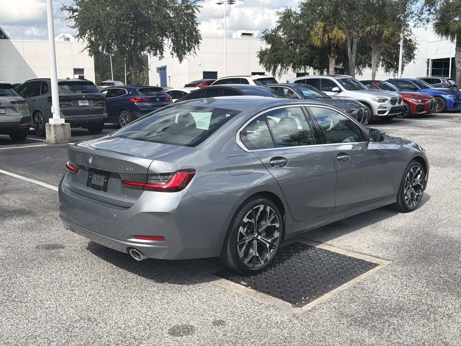 Certified 2026 BMW 330i Sedan RWD image 3