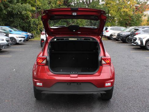 Used 2024 Hyundai Venue SEL image 9