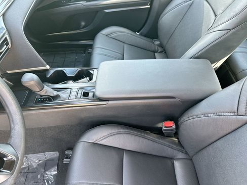Used 2025 Toyota Camry LE FWD image 21
