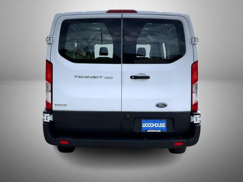 Used 2018 Ford Transit 250 130 Low Roof w/ Exterior Upgrade Package RWD image 6