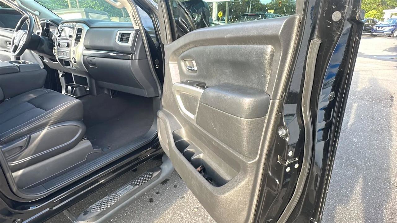 Used 2017 Nissan Titan SV RWD image 30