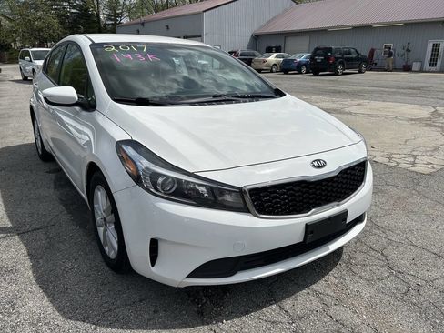 Used 2017 Kia Forte S image 7