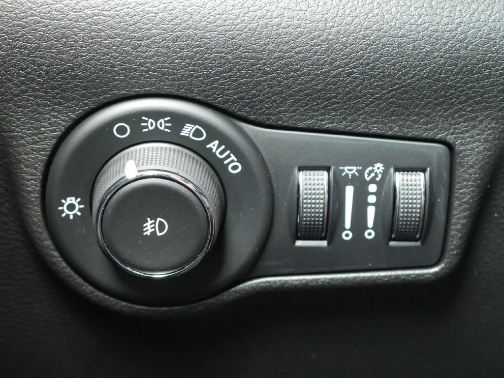 Used 2024 Jeep Compass Trailhawk AWD/4WD image 40