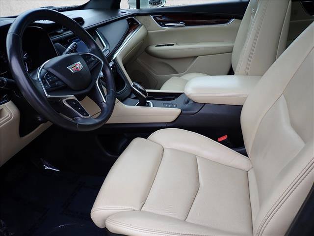 Used 2017 Cadillac XT5 Premium Luxury AWD/4WD image 10
