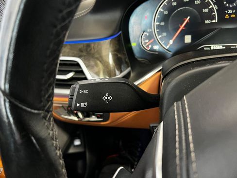 Used 2018 BMW 750i xDrive image 34