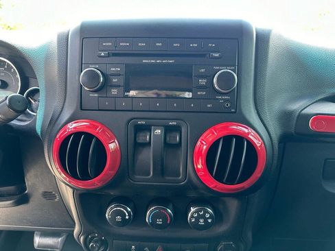 Used 2012 Jeep Wrangler Sahara AWD/4WD image 15