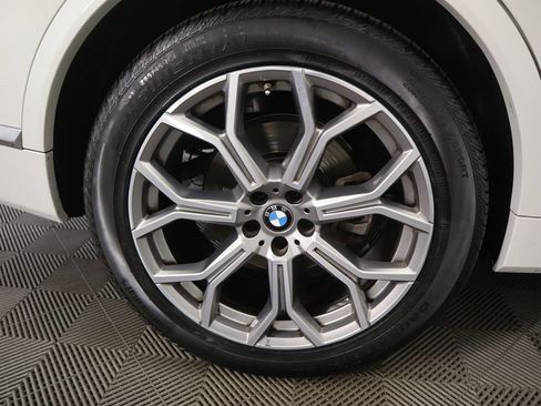 Used 2023 BMW X7 xDrive40i w/ Premium Package image 34