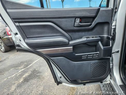Used 2025 Toyota 4Runner SR5 AWD/4WD image 16