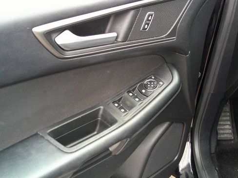 Used 2016 Ford Edge SE AWD/4WD image 18