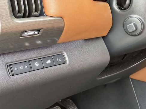 Used 2025 Nissan Pathfinder Platinum image 25