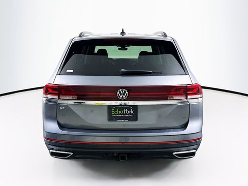 Used 2024 Volkswagen Atlas SE w/ Panoramic Sunroof Package FWD image 7