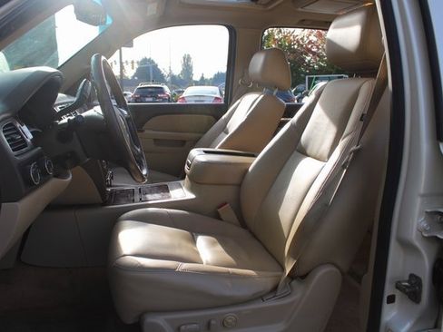 Used 2011 Chevrolet Suburban LTZ image 16