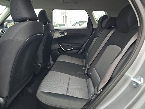 Used 2025 Kia Soul LX w/ LX Technology Package image 16