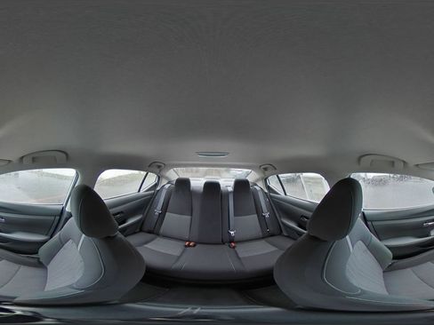 Used 2025 Nissan Sentra SV image 40