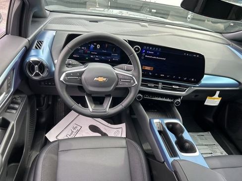 New 2026 Chevrolet Equinox EV LT image 27
