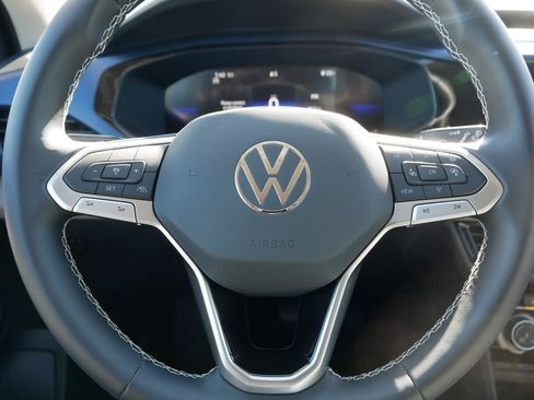 Used 2023 Volkswagen Taos SE image 25