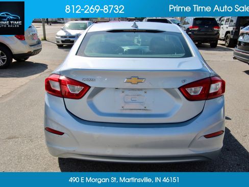 Used 2017 Chevrolet Cruze LT image 5