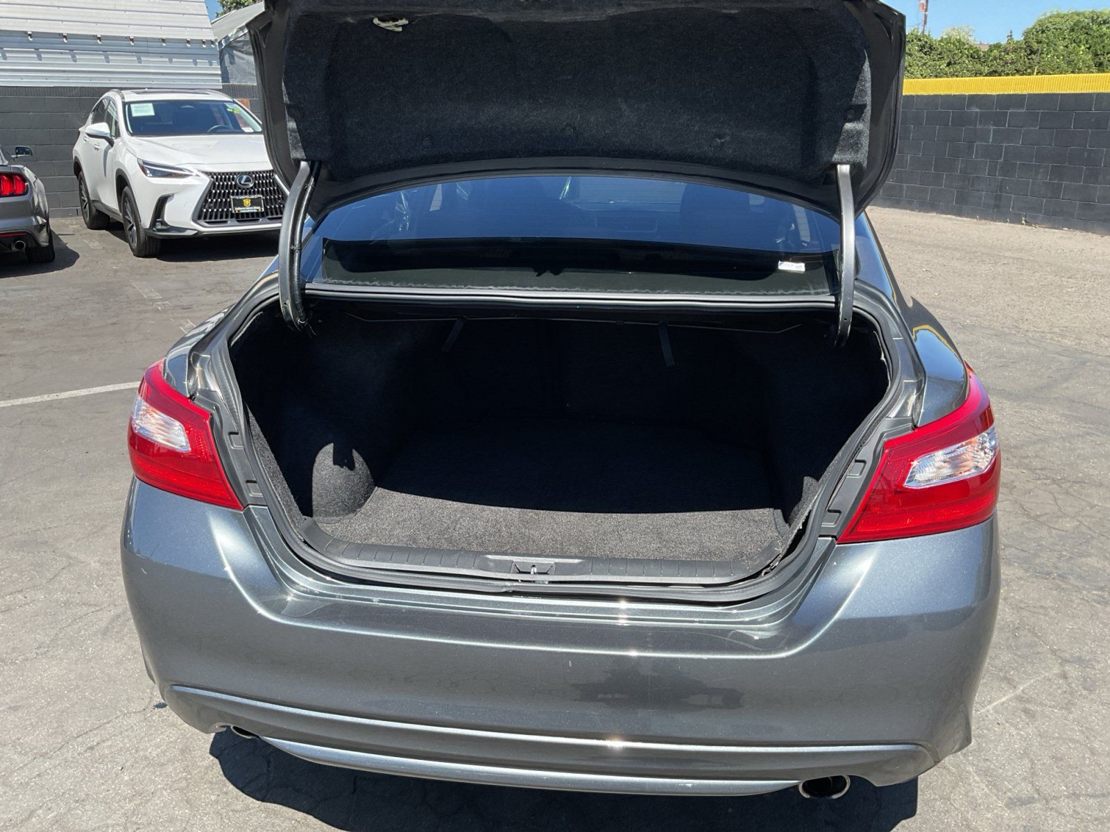 Used 2017 Nissan Altima 2.5 S w/ Power Driver Seat Package FWD image 26