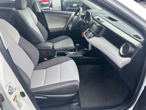 Used 2015 Toyota RAV4 XLE AWD/4WD image 17