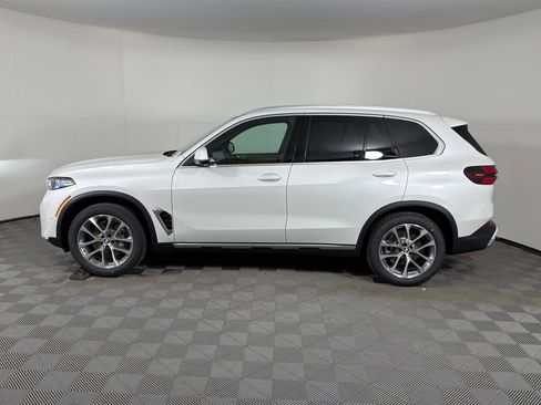 Used 2026 BMW X5 sDrive40i w/ Premium Package RWD image 2