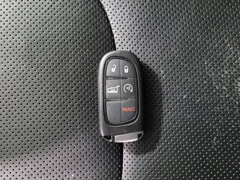 Used 2019 Jeep Cherokee Limited AWD/4WD image 32
