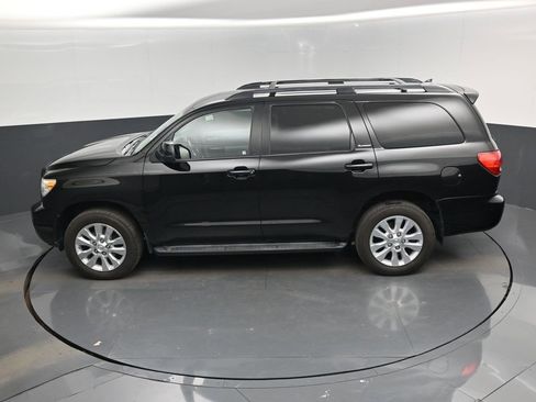 Used 2017 Toyota Sequoia Platinum image 6