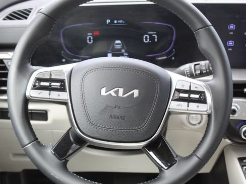 Used 2024 Kia Telluride S w/ S Sunroof Package FWD image 15