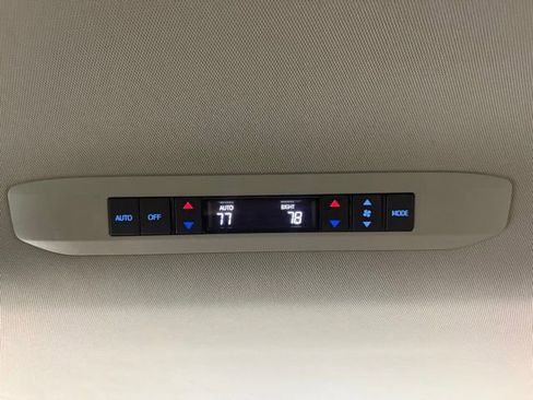 Used 2021 Toyota Sienna XLE image 27