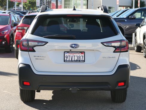 Certified 2025 Subaru Outback Premium image 4