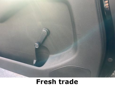 Used 2012 Nissan Frontier S w/ S Preferred Pkg image 11