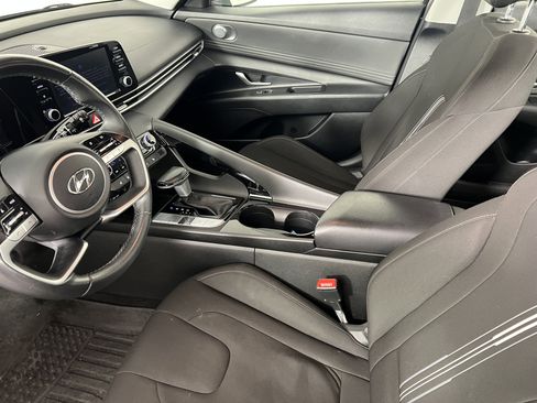 Used 2022 Hyundai Elantra SEL w/ Convenience Package image 4