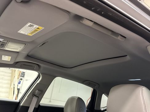 Used 2023 Acura TLX w/ Technology Package image 11